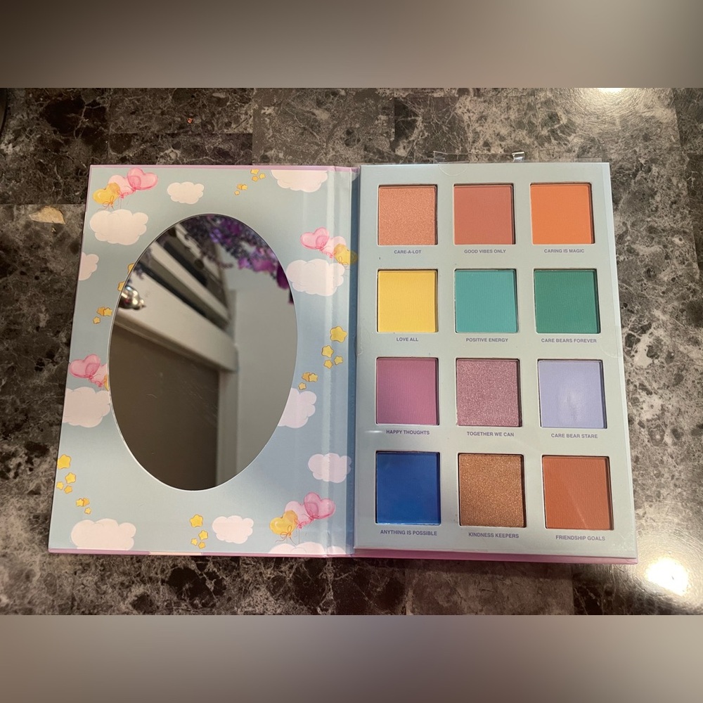 Beautiful Care Bears 12 Eyeshadow Palette‎